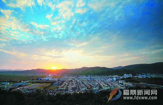 《鹿峰夕照》 攝影：林秀鏈 拍攝地：鹿峰山.jpg