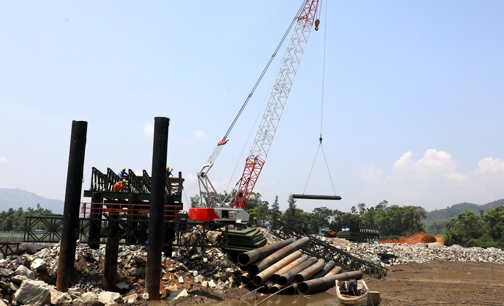 迎戰(zhàn)高溫天氣 確保重點項目建設有序推進