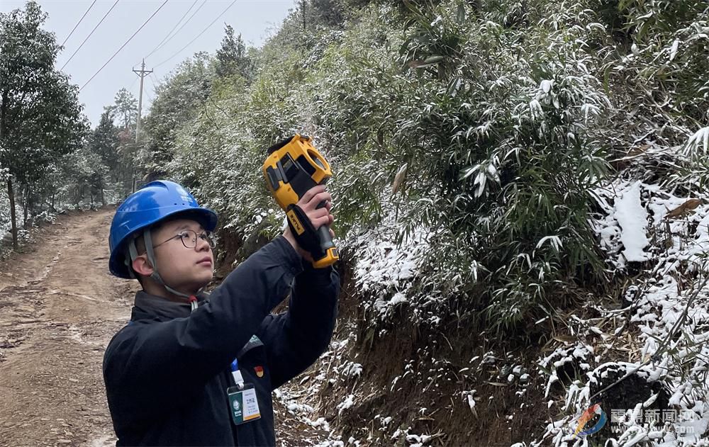 市供電公司：高山風(fēng)雪巡銀線 浴“雪”奮戰(zhàn)保供電