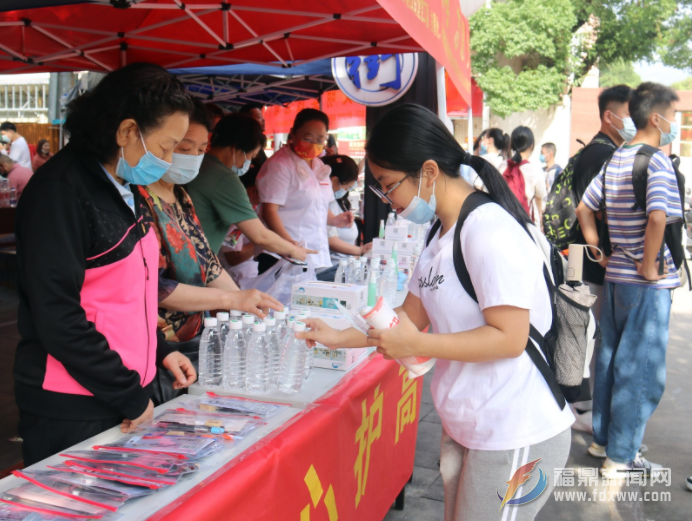 高考拉開大幕 我市2886名考生走進考場