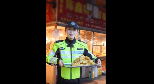 福鼎警花為文旅上分！福建福鼎邀您品舌尖美食，做交通文明使者！